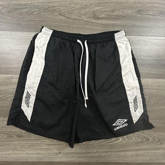 Vintage Umbro Shorts Mens Large Black White Mesh Lined Drawstring Soccer Retro - Picture 1 of 6